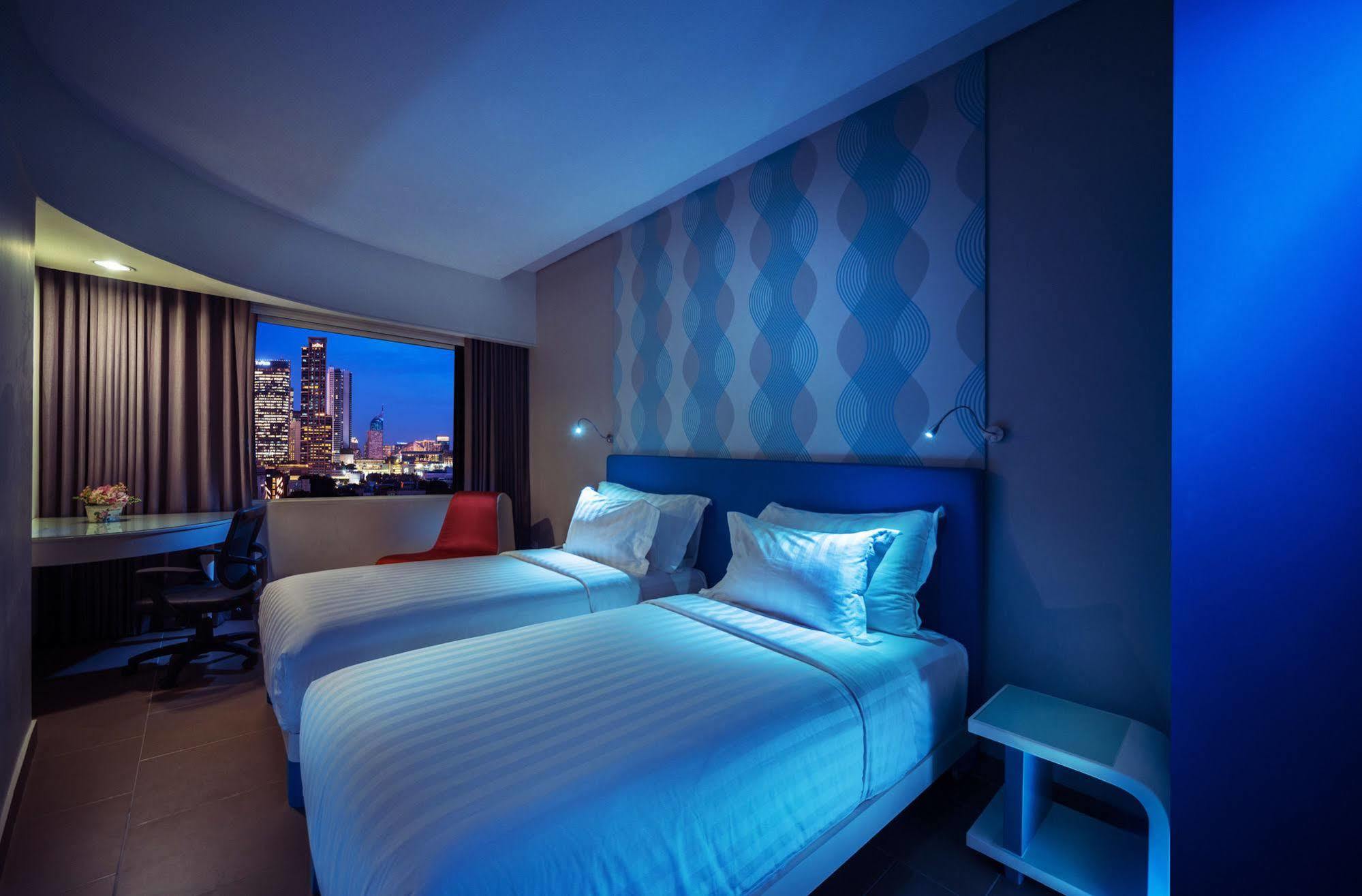Blue Sky Hotel Petamburan Jakarta Exteriör bild