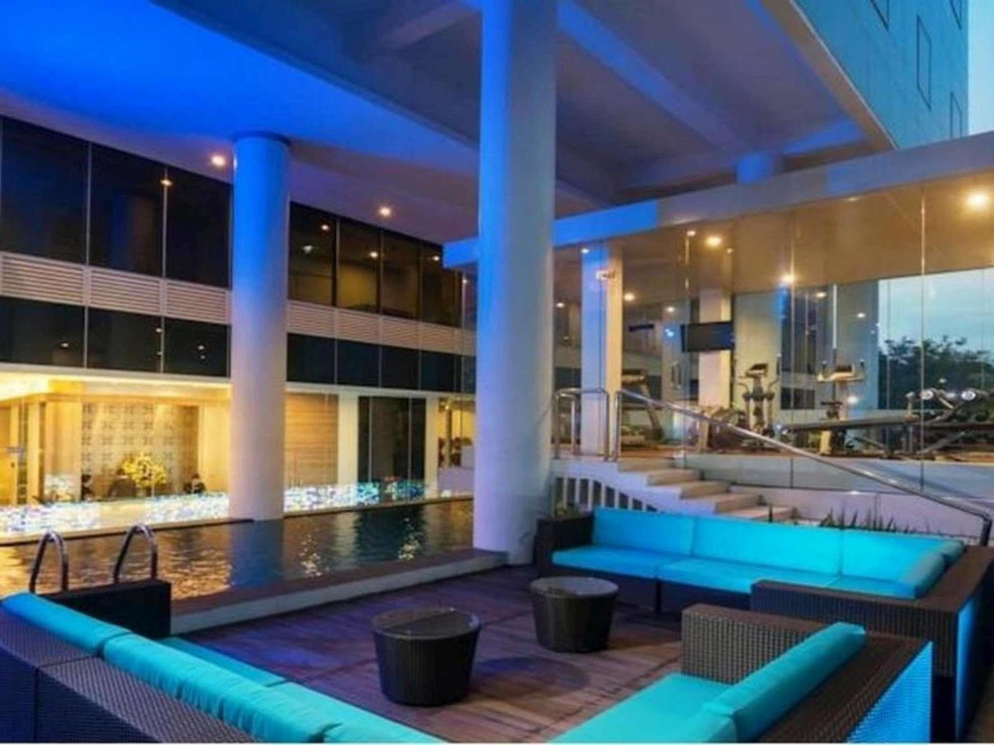 Blue Sky Hotel Petamburan Jakarta Exteriör bild